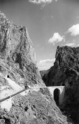 Puente y túnel del barranco de Mascarat de la línea del ferrocarril de Alicante a Denia