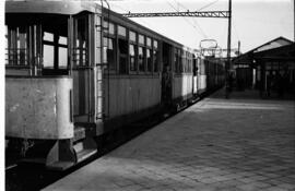 Estación de Avilés del Ferrocarril de Carreño S.A. y automotores eléctricos de la serie MAB fah 1...