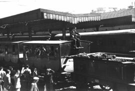 Viaje a Aranjuez del Tren del Centenario del Ferrocarril en España 1848-1948, vestidos de época y...