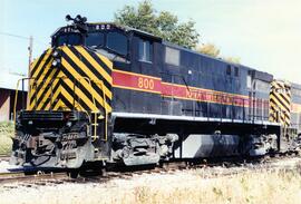Vista de la locomotora diesel IAIS-800 (M420R), de la Compañía Iowa Interstate, apartada en Peori...