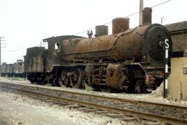 Locomotora de vapor 140 - 2439 de Renfe en el depósito de Zaragoza - Arrabal