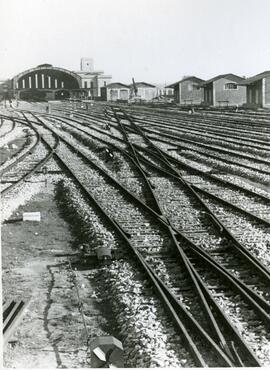 Vista desde una cabina de una diagonal de travesías situada en la estación de La Coruña -San Cris...