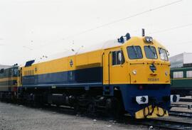 Locomotora de línea serie 319 - 208 - 5