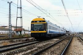 Electrotrenes serie 448, reformados por Construcciones y Auxiliar de Ferrocarriles (CAF) y Materi...