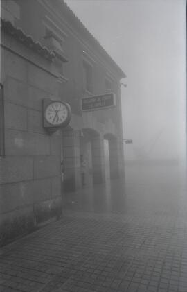 Reloj de cuña o de andén de la estación de Villarino de Conso - La Capilla de la línea de Zamora ...