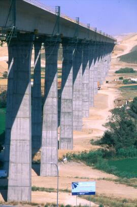 Viaducto doble sobre el río Huerva