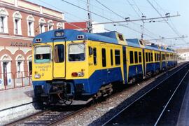 Automotores diésel de la serie 592, 593 y 596 de RENFE, conocidos como "Camellos"