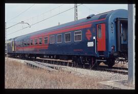 Coche restaurante de la serie R 9 9901 a 9910 de RENFE, ex serie RRR  9901 a 9910 de RENFE, con s...