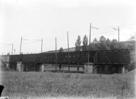 Puente sobre el río Oria en Villabona. Se encuentra en el km 604,180 de la línea Madrid-Hendaya