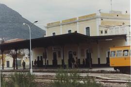TÍTULO DEL ÁLBUM: [Fotografías relativas al cierre del tramo Jaén a Campo Real de la línea de Pue...
