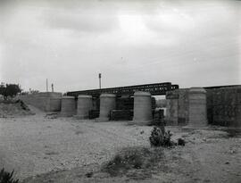 Sustitución del puente metálico existente por un puente o viaducto de hormigón de 8 tramos y 196 ...