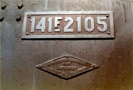 Placa de matriculación y fabricación de la locomotora de vapor 141F - 2105 de RENFE, construida p...