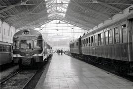 Automotor diésel FIAT de la serie 597 (TER) de RENFE, ex 9700, detenido en la estación de Málaga