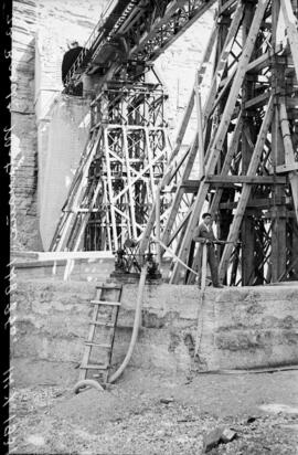 Puente de Matarraña IV, situado en el km 148,850 de la línea de Zaragoza a Barcelona, entre los m...