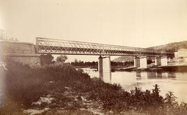 Puente sobre los ríos Onyar y Galligans en la línea de Gerona a la Frontera Francesa
