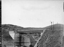 Puente del Arroyo de Despeñaperros IV, situado en el km 277,836 de la línea de Manzanares a Córdo...