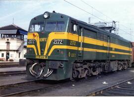 Locomotora de línea serie 321 - 072 - 1 (ex 2172)