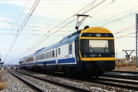 Electrotrenes serie 448, reformados por Construcciones y Auxiliar de Ferrocarriles (CAF) y Materi...