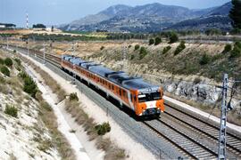 Automotores diésel de la serie 592, 593 y 596 de RENFE, conocidos como "Camellos"