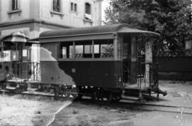 Coches de viajeros del ferrocarril económico de Reus a Salou, de vía estrecha y conocido como el ...