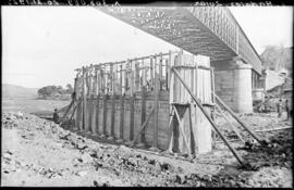 Sustitución del puente metálico sobre el río Zújar, en el km 308,089 de la línea de Madrid a Bada...