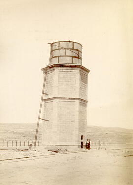 Torre para el depósito del agua en la estación de Samper en el km 82 de la línea de Val de Zafán ...