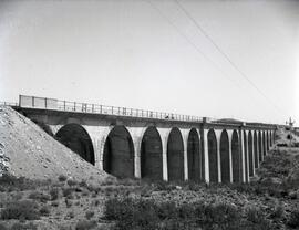 Viaducto del Vertillo, en el km 40,557 de la línea de Zamora a La Coruña, dentro del término de S...