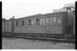 Coches de viajeros H 50 de 3ª clase del Ferrocarril del Langreo, con estribo lateral