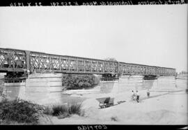 Puente sobre el río Muga