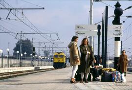 Viajeros en la estación de Córdoba Central