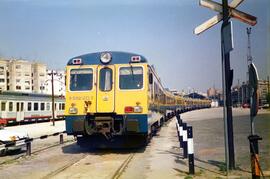 Automotores diésel de la serie 592, 593 y 596 de RENFE, conocidos como "Camellos"