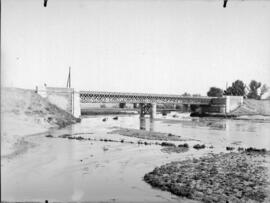 Puente sobre el río Manzanares, en el km 6,400 de la línea de Madrid a Alicante