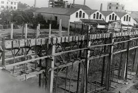 Vista parcial de la estructura del taller de fundición de la estación de Málaga de la línea de Có...