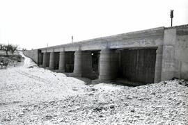 Puente o viaducto de hormigón de 6 tramos y 130 m de longitud, situado en el km 62,654 de la líne...