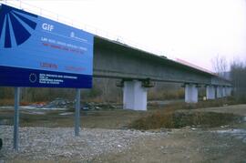 Cartel informativo de la construcción del viaducto sobre el río Cinca