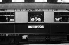 Coche - salón Pullman 4153 formando parte de una composición de la línea de Milán a Napoles (Tren...