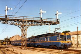 Unidades eléctricas serie 440 construidas por Construcciones y Auxiliar de Ferrocarriles (CAF), W...