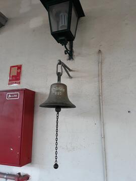 Campana del edificio de viajeros de la estación de Ávila