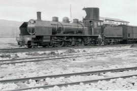 Composición de coches de viajeros remolcada por la locomotora de vapor nº 182 Pacific con rodaje ...