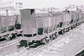 Composiciones de mercancías del Ferrocarril de Langreo en la estación de Gijón