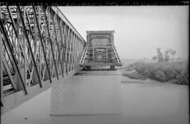 Puente sobre el río Guadalquivir a su paso por Lora del Río, en el km 82,561 de la línea Córdoba-...