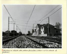 Catenarias en estación sobre pórticos funiculares (pórtico 10 de la estación de Guarnizo)