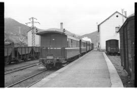 Coche de viajeros C 8? del ferrocarril de Ponferrada a Villablino de la Minero Siderúrgica de Pon...