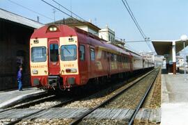 Electrotrenes serie 444, construidos por Construcciones y Auxiliar de Ferrocarriles (CAF) y Mater...