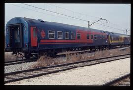 Coche restaurante de la serie R 9 9901 a 9910 de RENFE, ex serie RRR  9901 a 9910 de RENFE, con s...