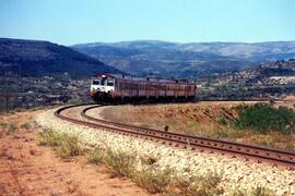 Automotores diésel de la serie 592, 593 y 596 de RENFE, conocidos como "Camellos"