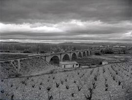 Puente de Marcilla sobre el río Aragón, en el km 111,242 de la línea de Zaragoza a Alsasua