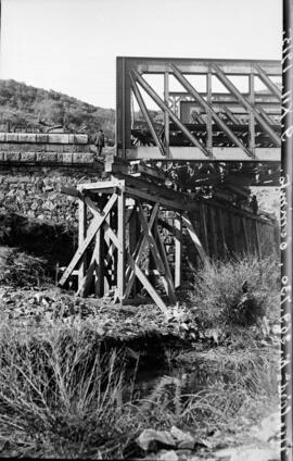 Puente del río Tamujar (Despeñaperros). Situado en el km 269,730 de la línea Alcázar-Manzanares-C...