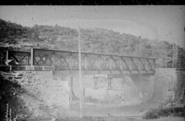 Puente metálico sobre el río Tamujar. Situado en el km 265,135 de la línea Alcázar-Manzanares-Cór...