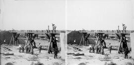 Construcción de puente por el Batallón de Ferrocarriles en Campamento (Madrid)
